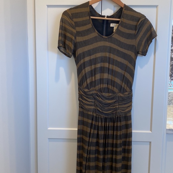 Rare! Like new Burberry 2012 Fall collection featherweight dress - Picture 6 of 14